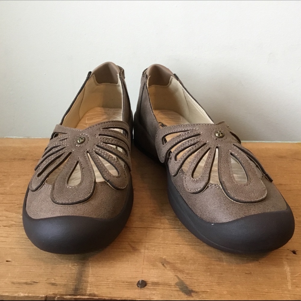 JBU Brown and Black Women's Flats